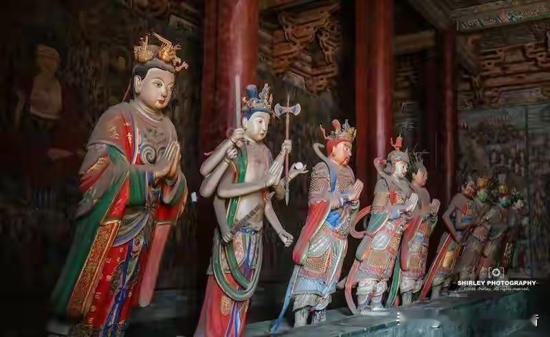 《黑神话：悟空》带火了大同。春节假期，入境游涨了735%。135万人挤进这座城市