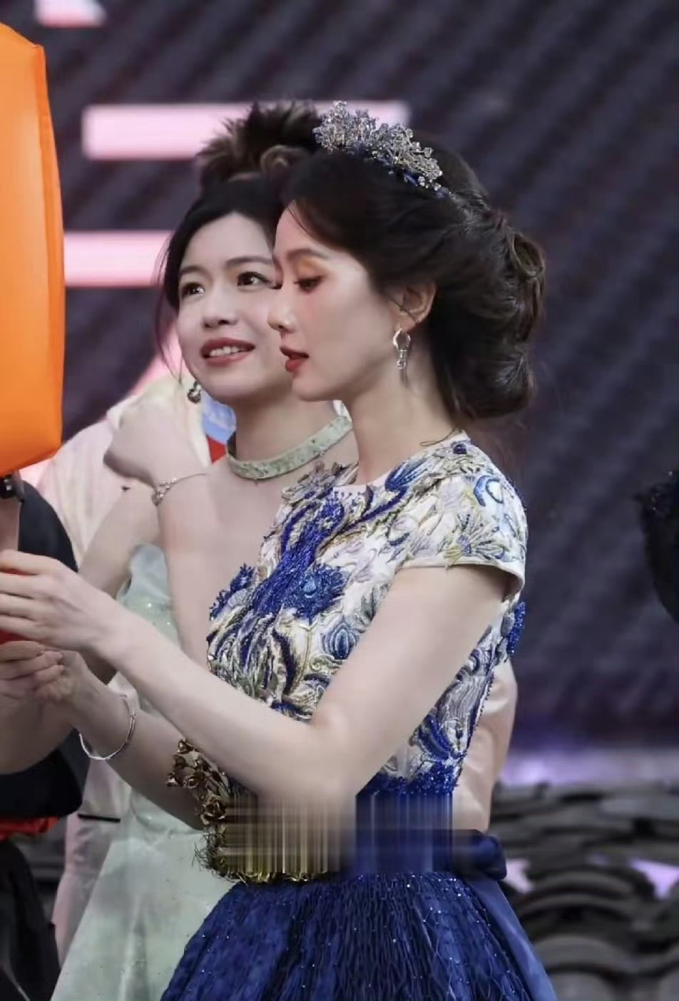 现在的陈妍希貌似比刘诗诗还美，不是这样的同框，也不会这么直观的get到陈妍希的美