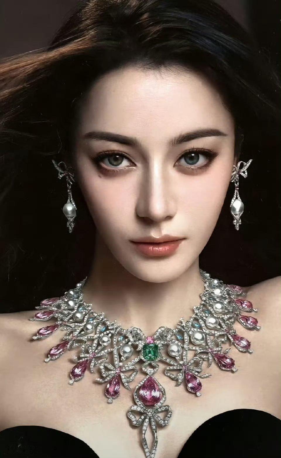 来自顶级骨相的魅力 迪丽热巴 