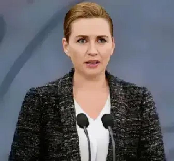 格陵兰岛争端，正把北约推到一道危险选择题前。
 
丹麦首相公开警告，如果美国真的