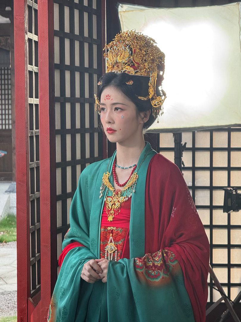 快来为你喜欢的角色打call，点亮苹果吧！ 快来为你喜欢的角色打call，点亮苹