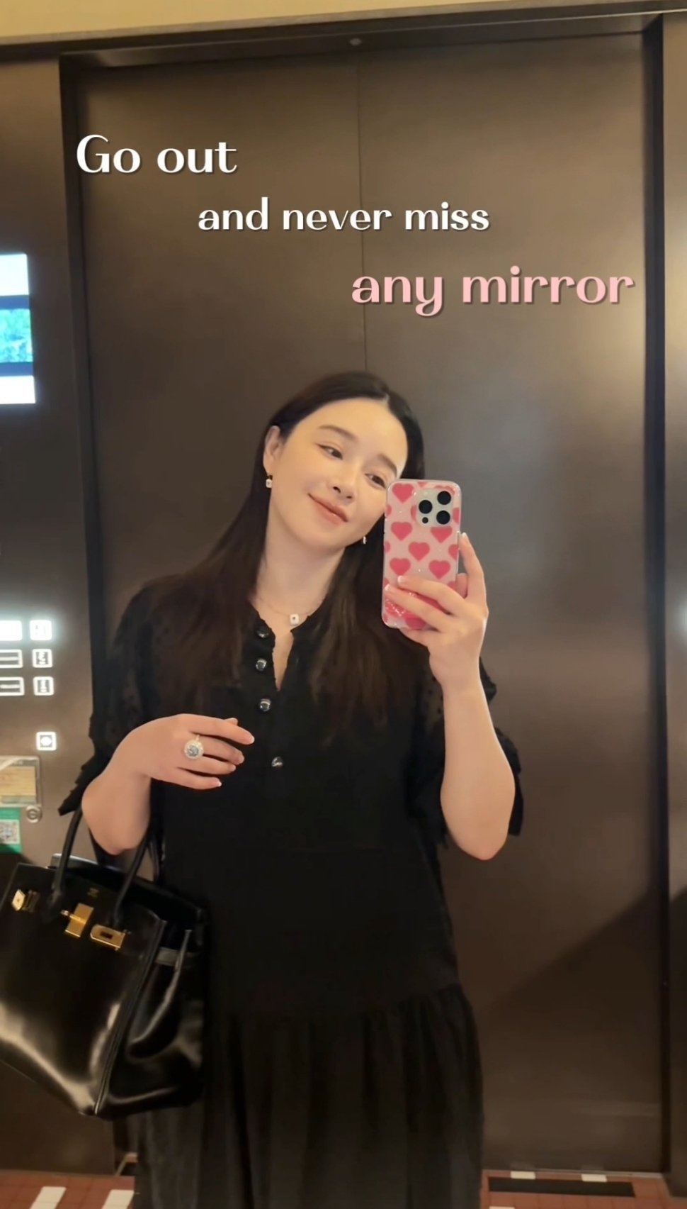 阚清子贵妇感阚清子凭“贵妇感”出圈！新中式穿搭融古典与舒适，小配饰提精致度，孕期