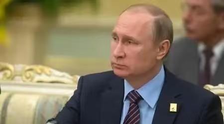 普京现在心里应该很复杂，他可能没想到，多年前卖给东方大国的 S400 防空系统，