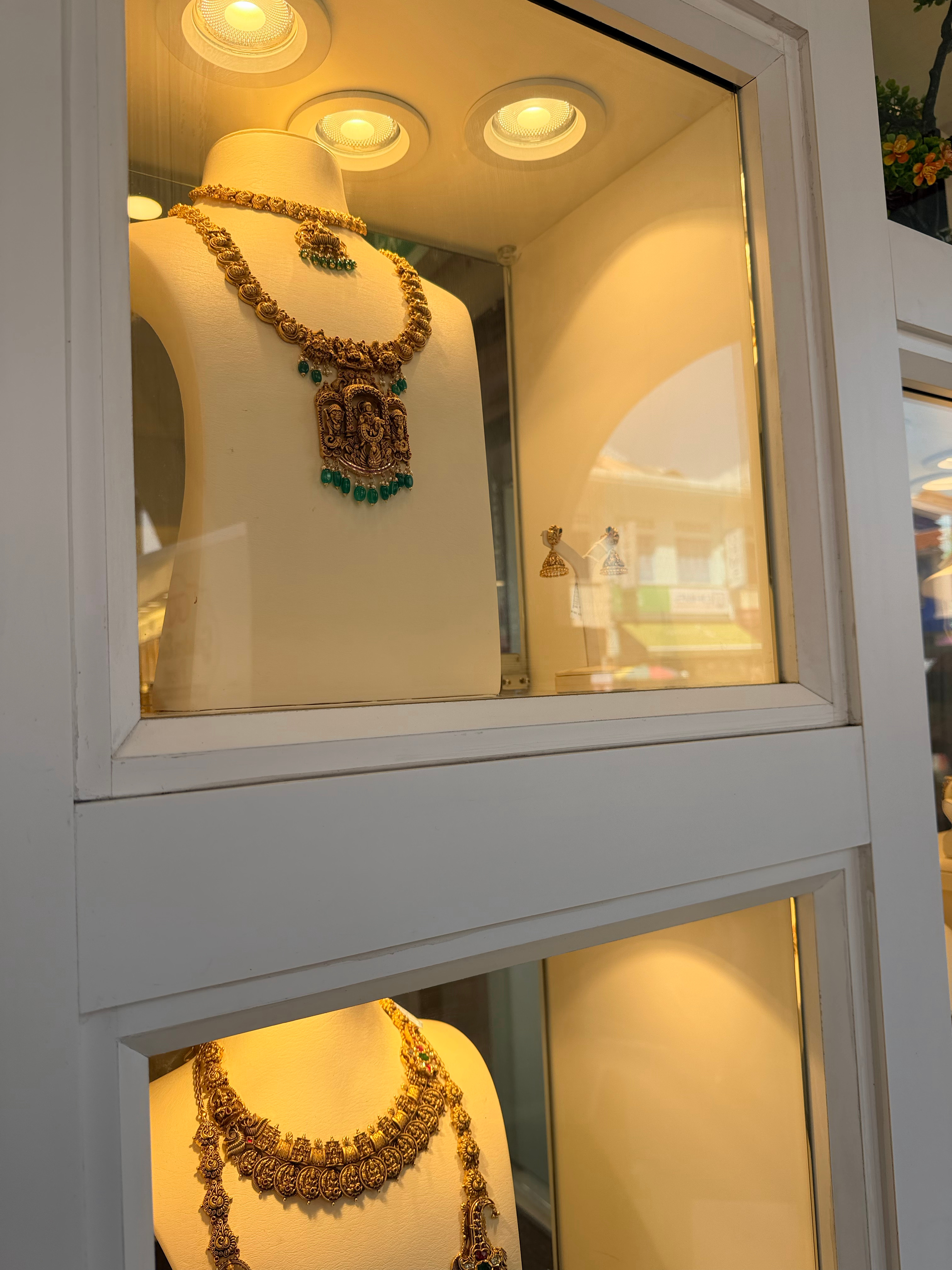 来之前还以为小印度是某个地区的代号，来了才发现新加坡这地方，地铁站就叫小印度。小