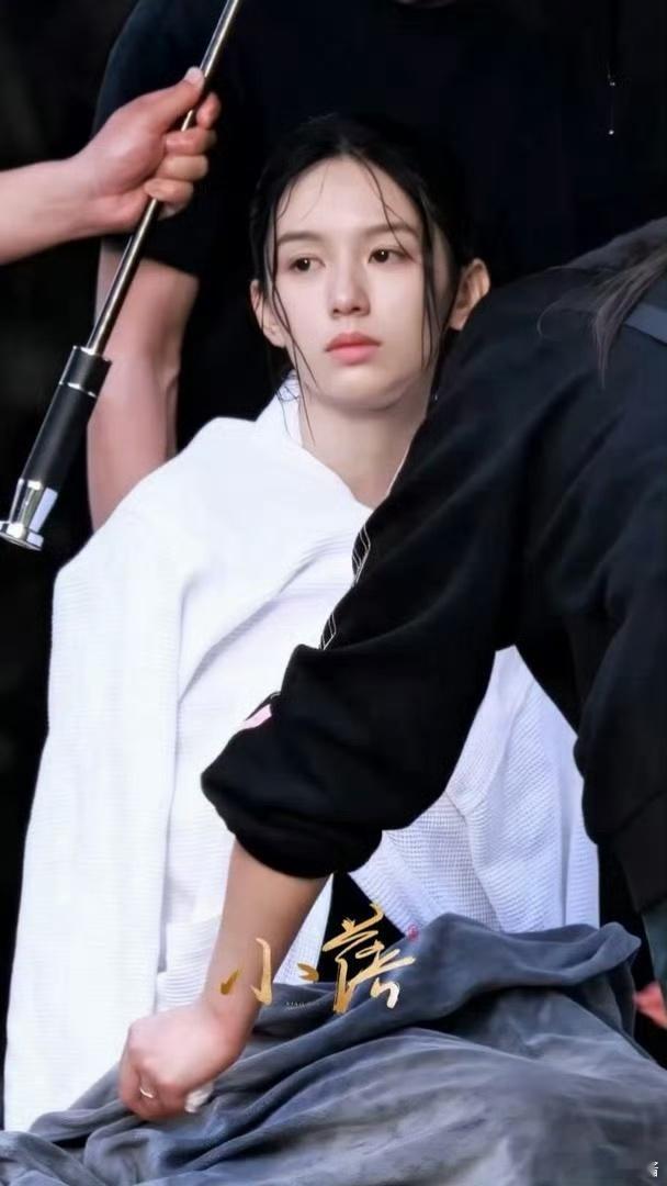 周也回归现偶 看到周也的状态这么好就放心了！她的清冷感太适合现偶了，期待她用细腻