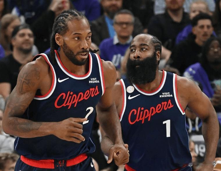 卢：第三节啊，我也说不清问题出在哪，这一环节整个赛季都是我们的致命短板。
 
今