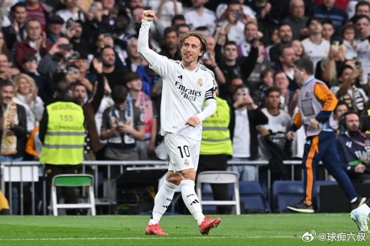 西甲  布莱顿🆚伯恩茅斯通过历史交锋记录我们不难发现，布赖顿在最近的交锋中略占