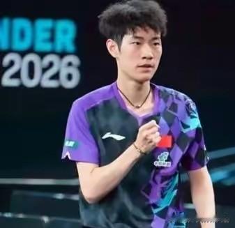 陈俊菘也输了，网友还预测能夺冠。
今天陈俊菘赢林诗栋，网友都说男单冠军非他莫属，