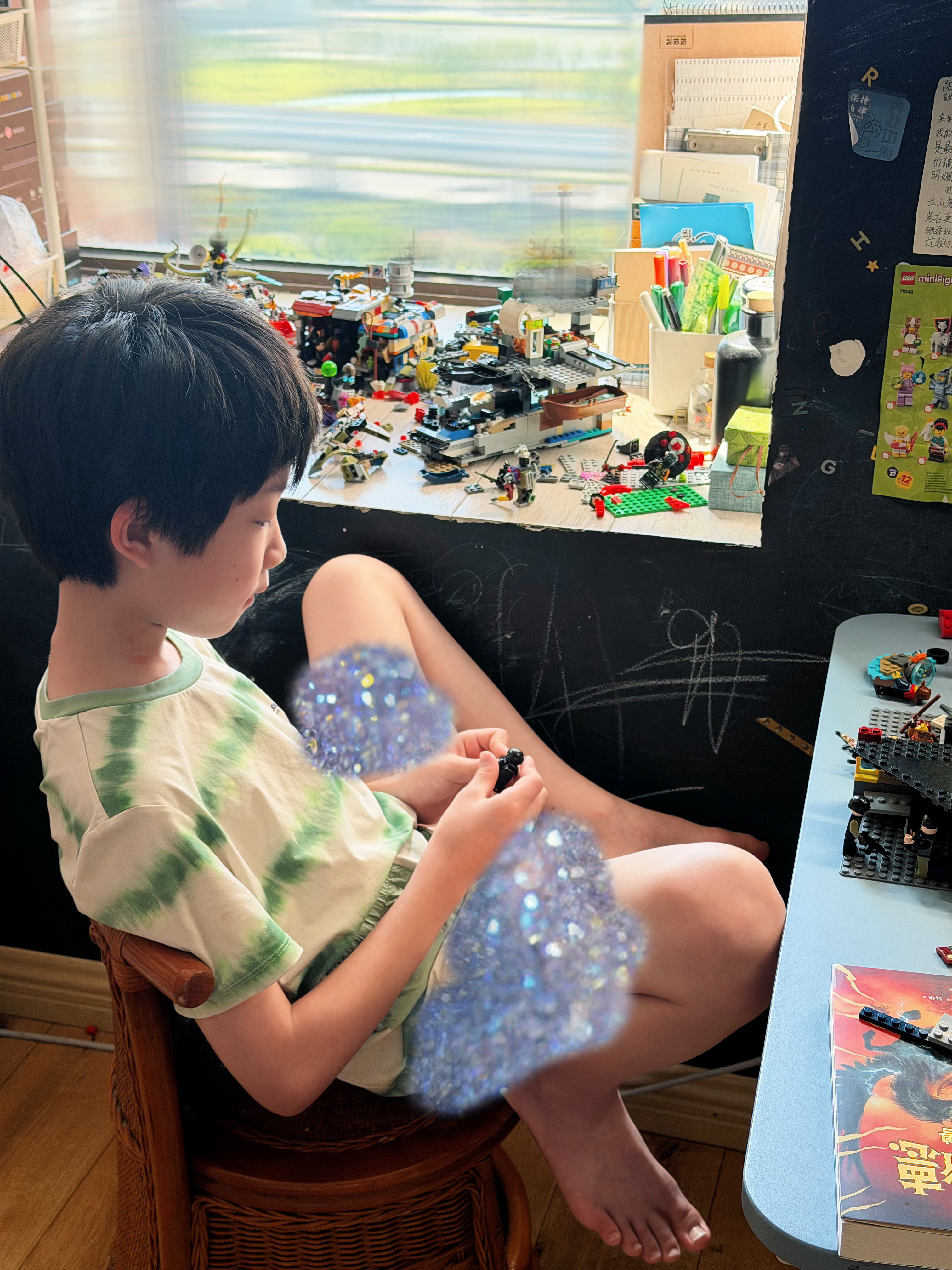 我说，你赶紧把作业写了。他非常理直气壮地回答：不想写。然后跑了…我说你把小程序里