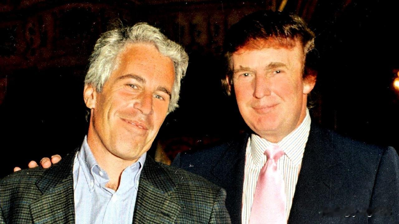 特朗普抱怨安德鲁因爱泼斯坦案被捕，称“非常悲哀”。
       总统还令人匪夷