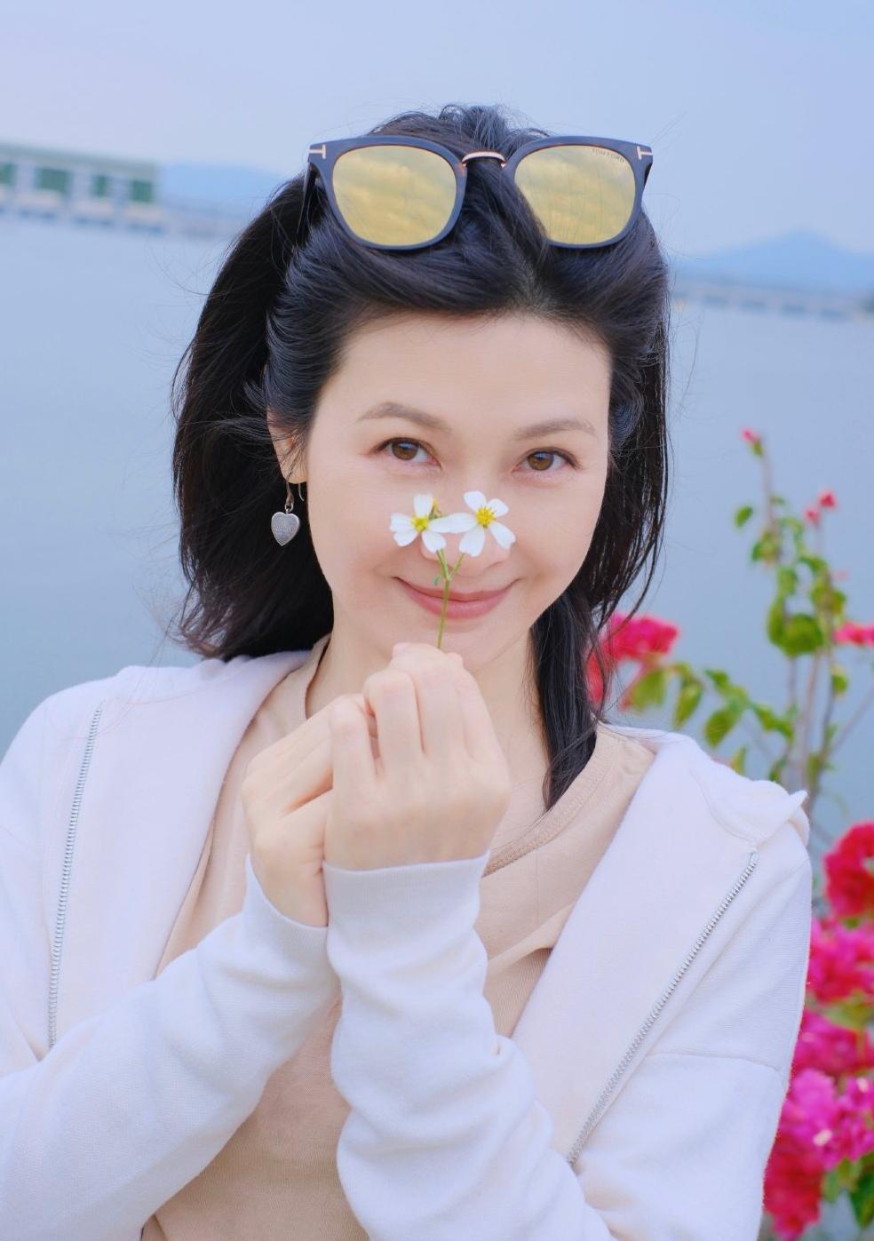 谁懂童蕾的美……
童蕾，在我眼里是天生丽质的大美女，有气质又耐看，看千百回也不厌