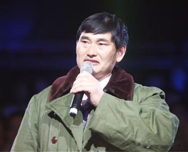 要我说，放眼整个演艺圈，真没几个人能像大衣哥朱之文活得这么通透。十几年来他这演艺