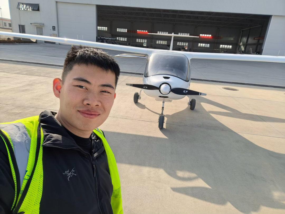 拍了一整天项目，累到无语，但是想死你们了