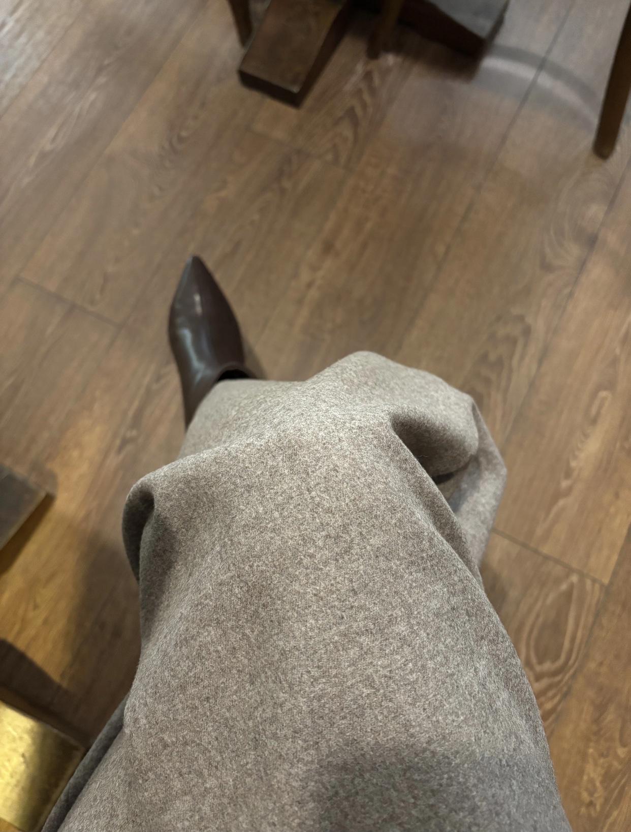 为什么漂亮的女孩都喜欢高跟鞋高跟鞋可以提升女孩的整体气质。