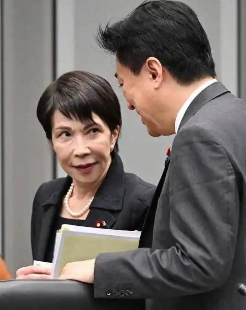 [浮云]这一次，终于戳中日本命根子了。之前打了这么多牌，稀土、甚至经济反制，人家