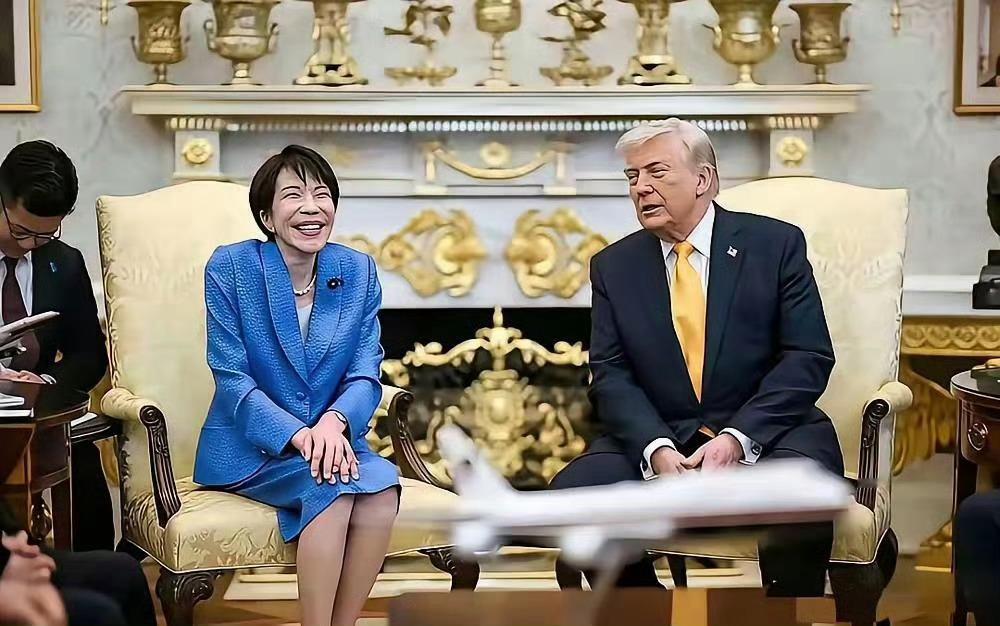 同样是国家领导人，这姿态差距也太大了！ 