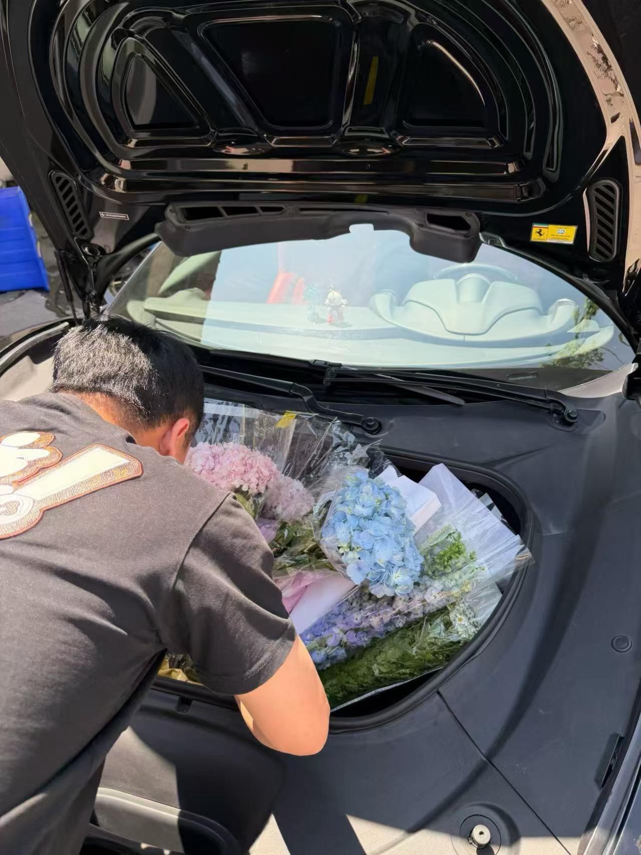 人和人之间的关系 其实是靠一件件事情积累起来的 有时候跟时间的关系 还...
