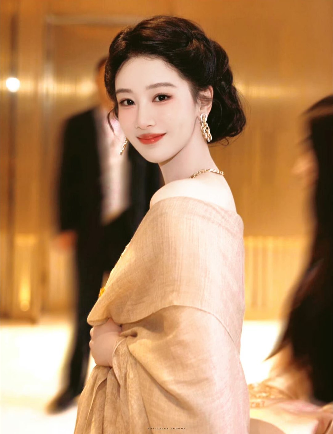 李现 杨紫让我们恭喜视后迎来第九部🫘破百亿剧！微指超3亿！两眼一睁就是好事！ 