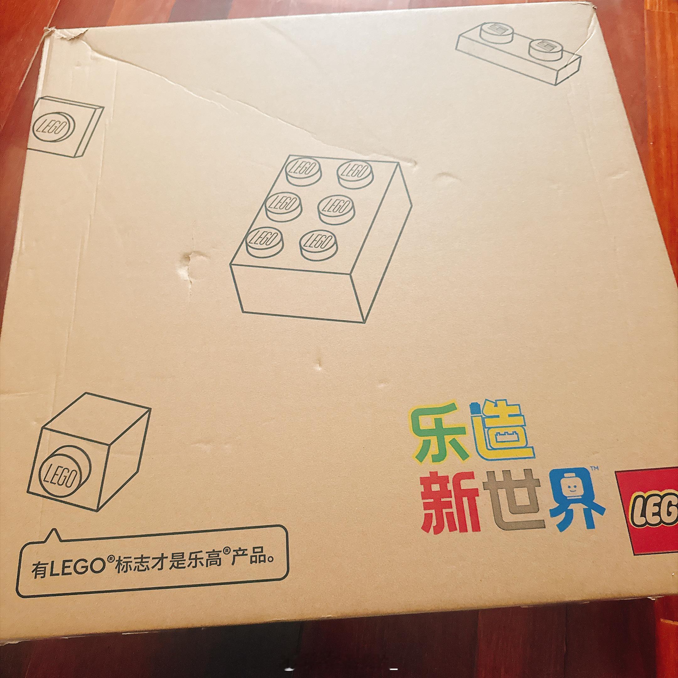 临时出差回家收行李收到一个无敌巨大的快递 ​​​