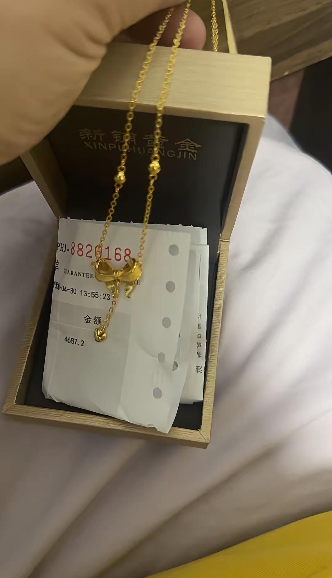 成为年人的恋爱，不是牵手拥抱就可以的，需要的是能一起扛住生活，能走进婚姻，能对彼