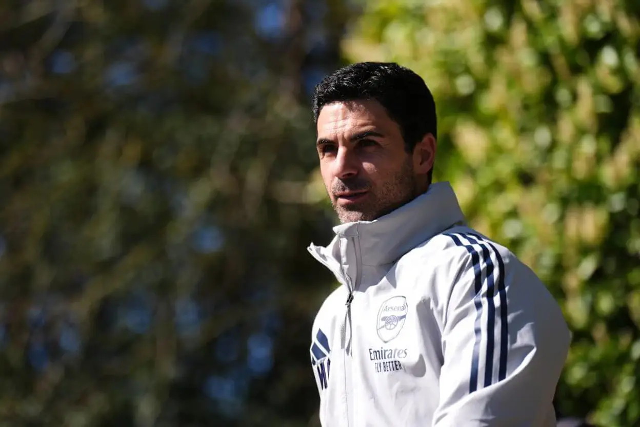 阿尔特塔的解题时刻：英超争冠冲刺重启，阿森纳面临多重考验本周末英超联赛重燃战火，