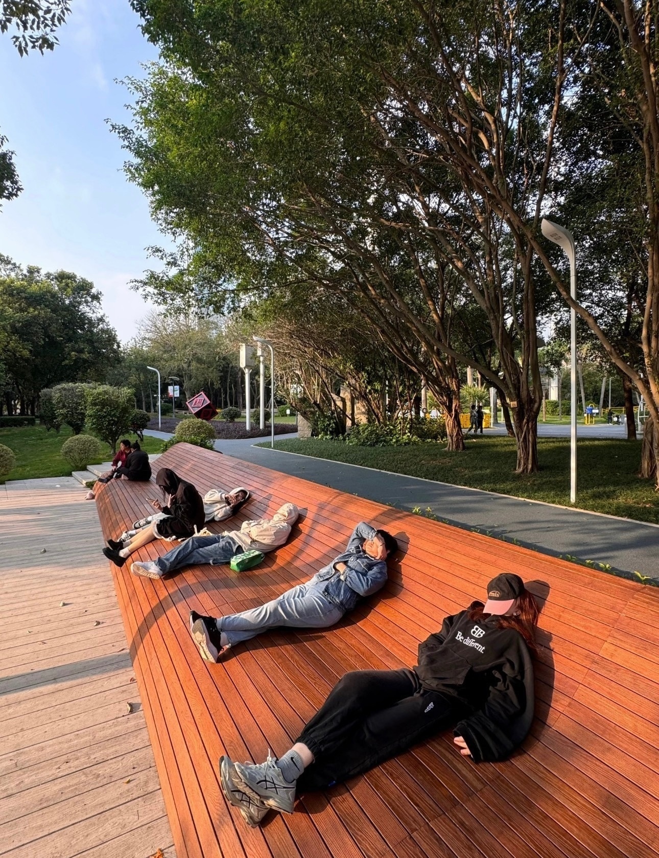 这个设计感觉可以 建议全国推广 