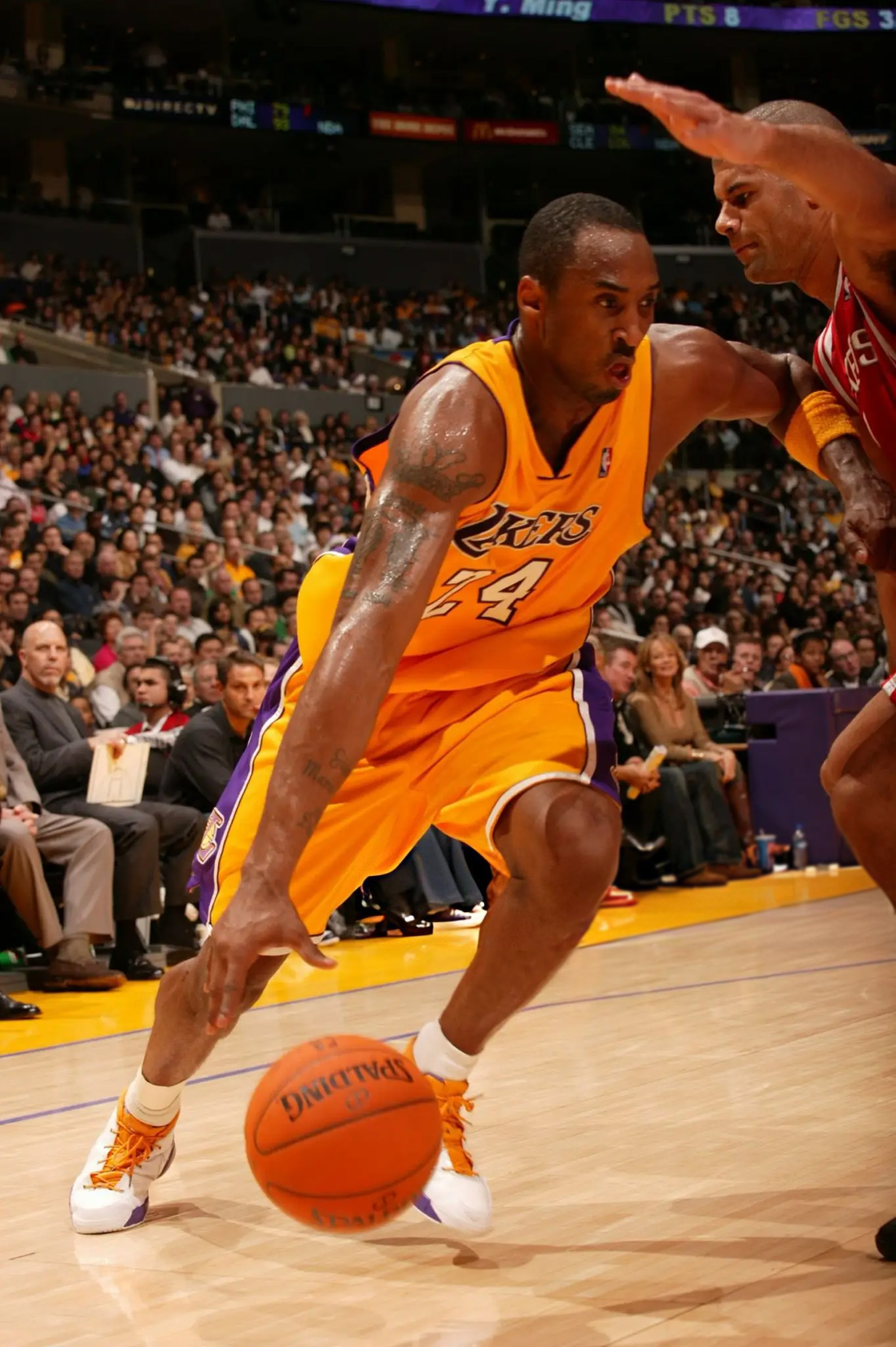 19年前的今天科比·布莱恩特脚着Nike Zoom Kobe 1 PE砍下53分