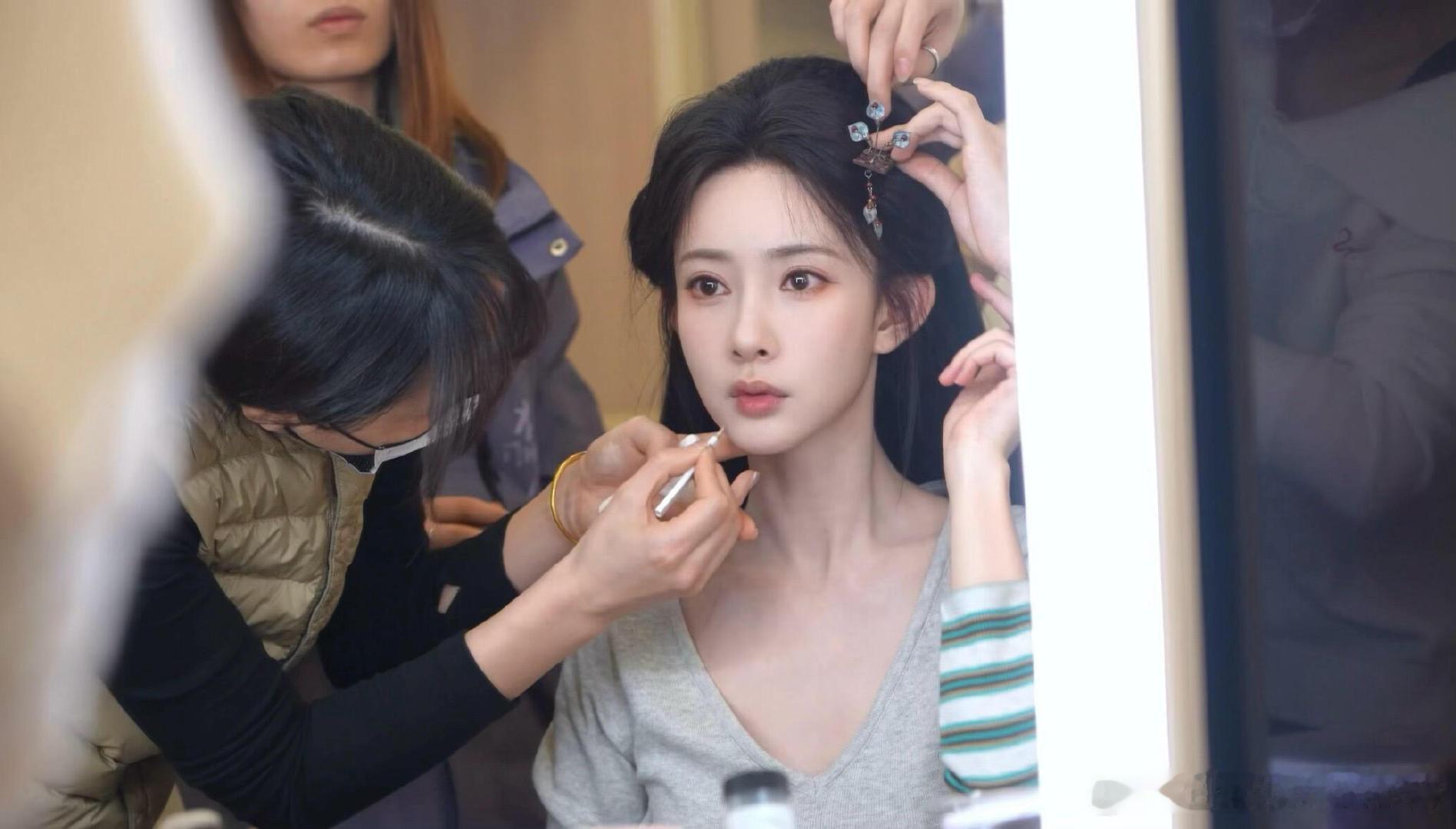 孟子义太适合淡妆了孟子义太适合淡妆了，真的被美晕了。孟子义纯欲淡妆