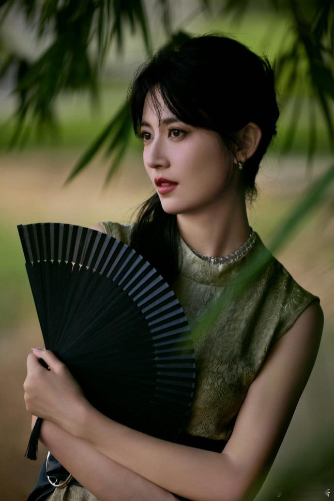 陈钰琪侠女造型好飒[哇]🍀 ​ ​​​