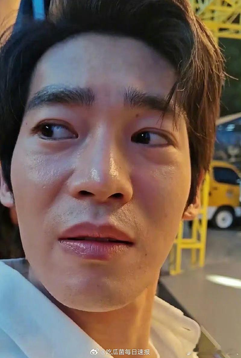 妈呀于适素颜照稠到我了，到底谁在说他帅… ​​​