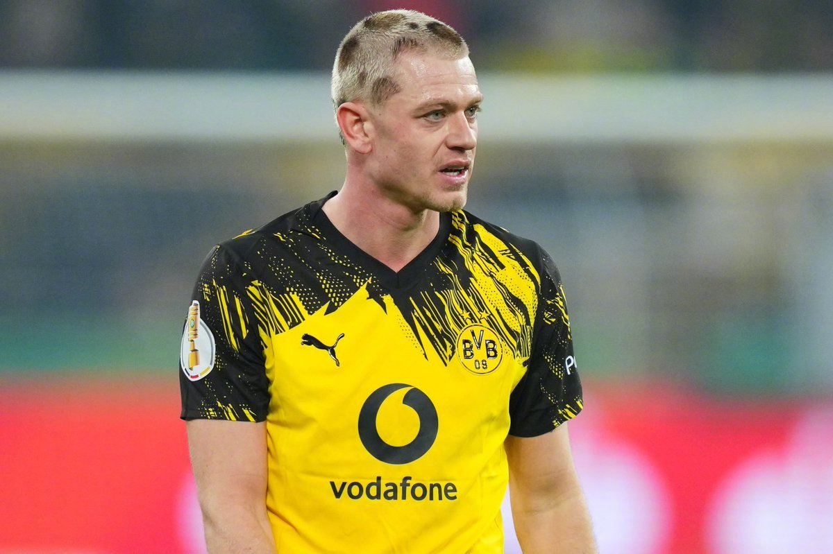 📢 曼联正在密切关注多特蒙德右后卫朱利安·莱尔森。消息源：BILD曼联 朱利安