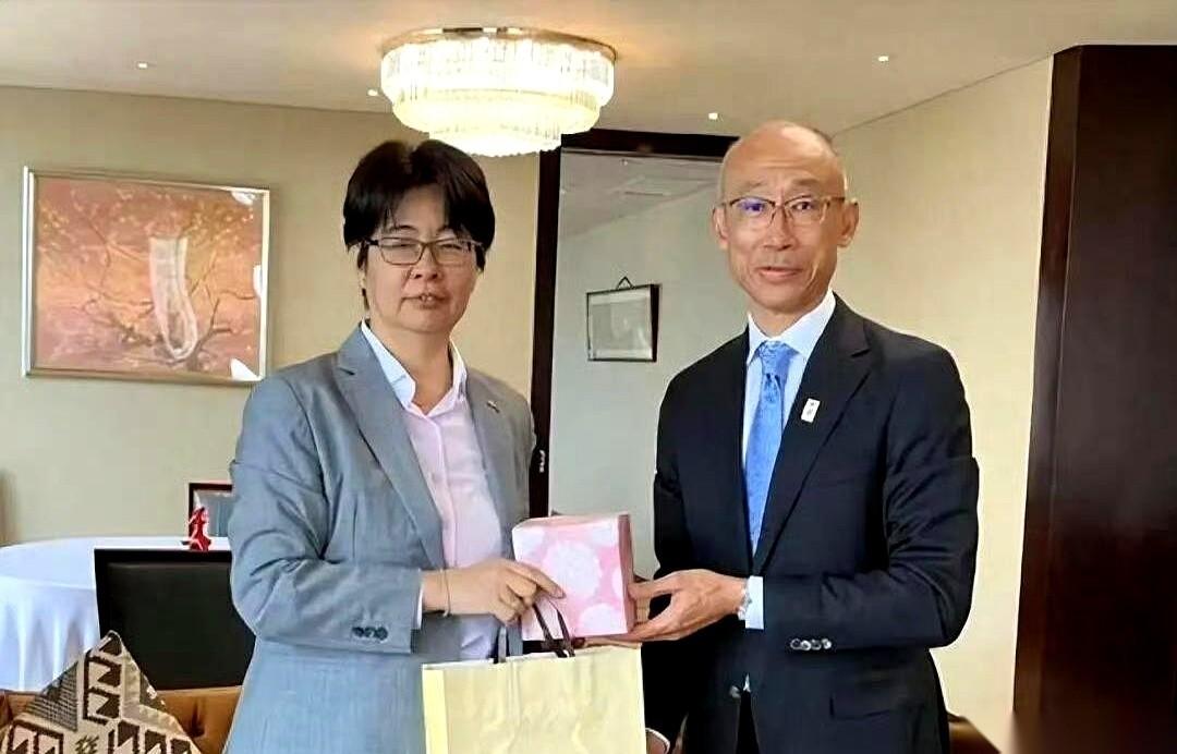 日本派往重庆的新总领事，行李都打包好了，人也选定了，结果被我们一句话堵在了门外：