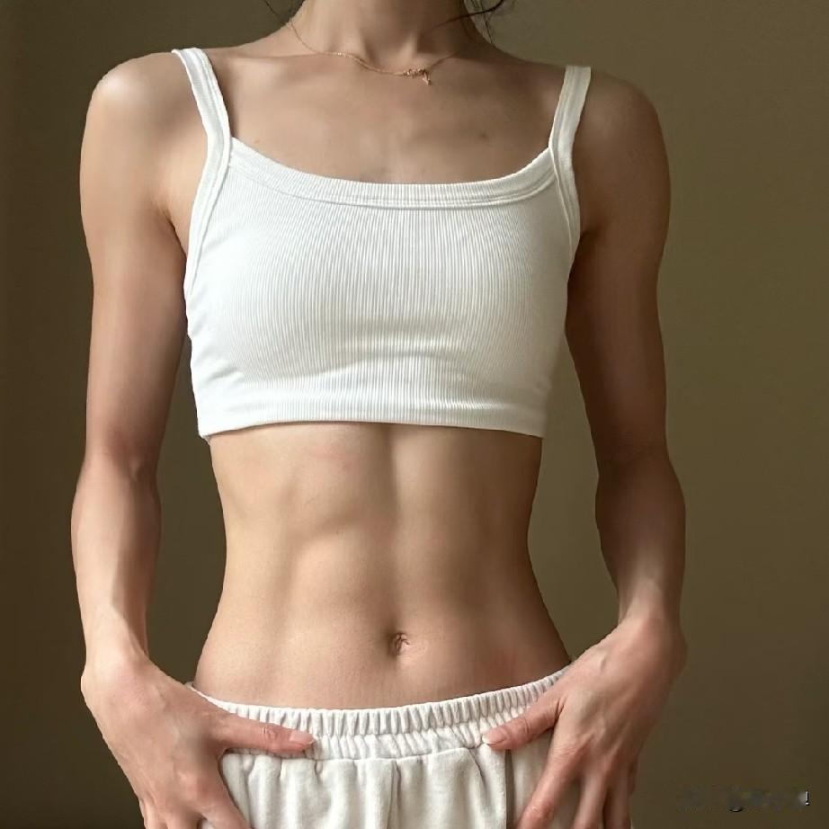 如果看一个人不是长得太丑，没有哪个正常男人不喜欢体型好的女人，没有哪个正常女人不
