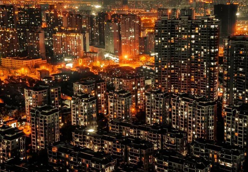 出上：千里运河连南北，
对下：万家灯火绣九州。