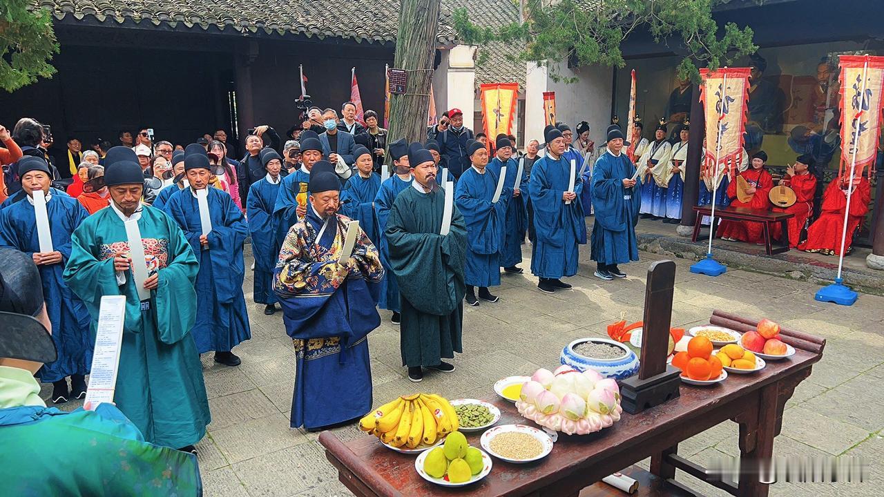 南阳免票、海外点赞，这场襄阳祭祀到底有多出圈？

文/襄阳小沫

春日的隆中，因