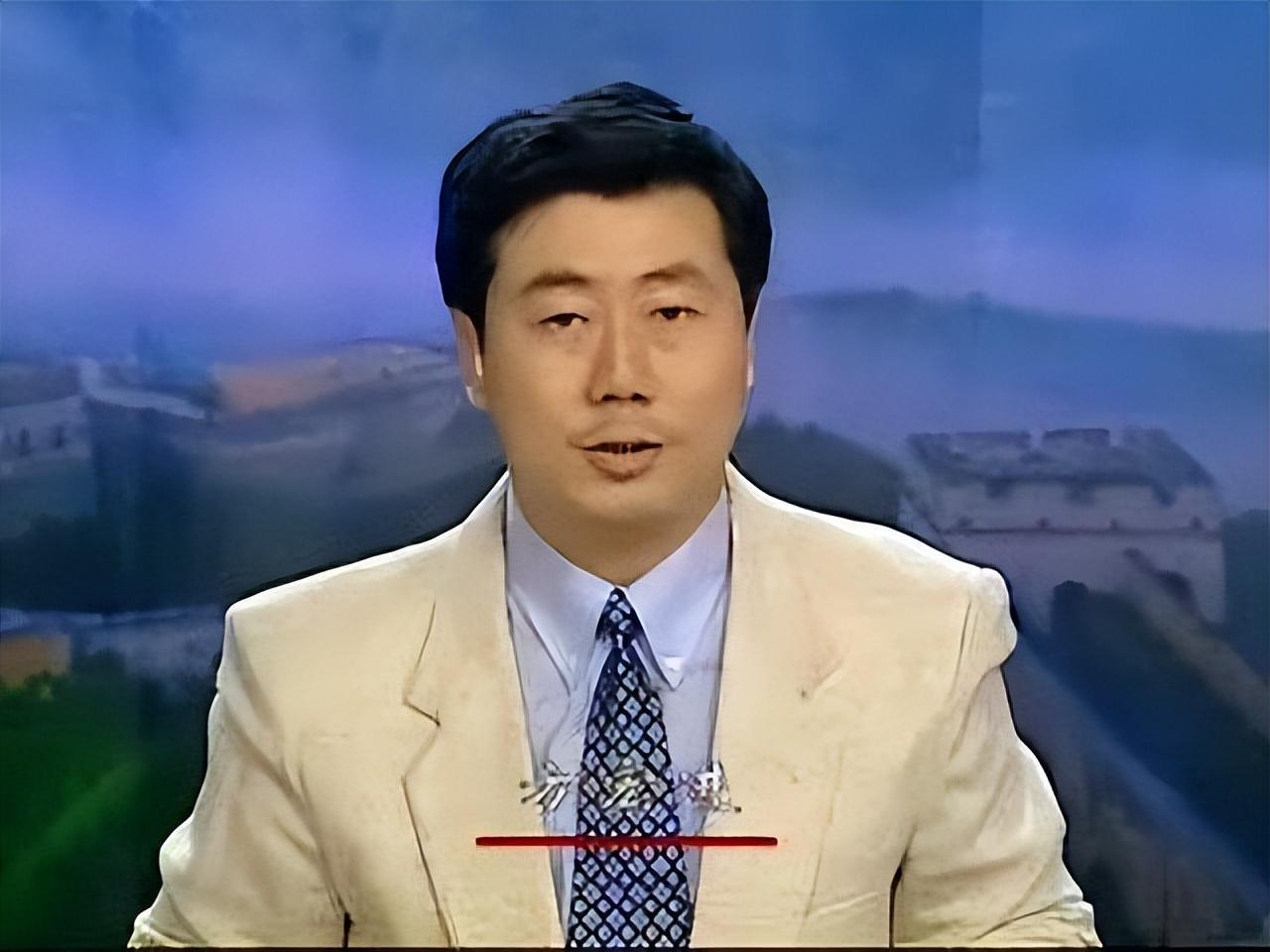 方宏进本握着央视主持这手好牌，却因自身种种行径，落得“人人喊打”。如今63岁的他