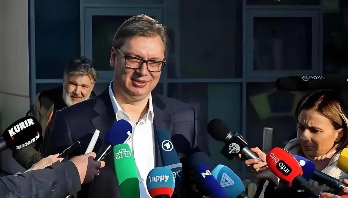 1. 俄方警告塞尔维亚勿冒进 武契奇紧急表态：塞尔维亚总统武契奇在欧盟扩大峰会称