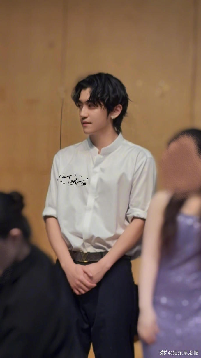 李天泽央音音乐会快要不认识李天泽了 李天泽央音音乐会照片曝光，差点没认出。从练习