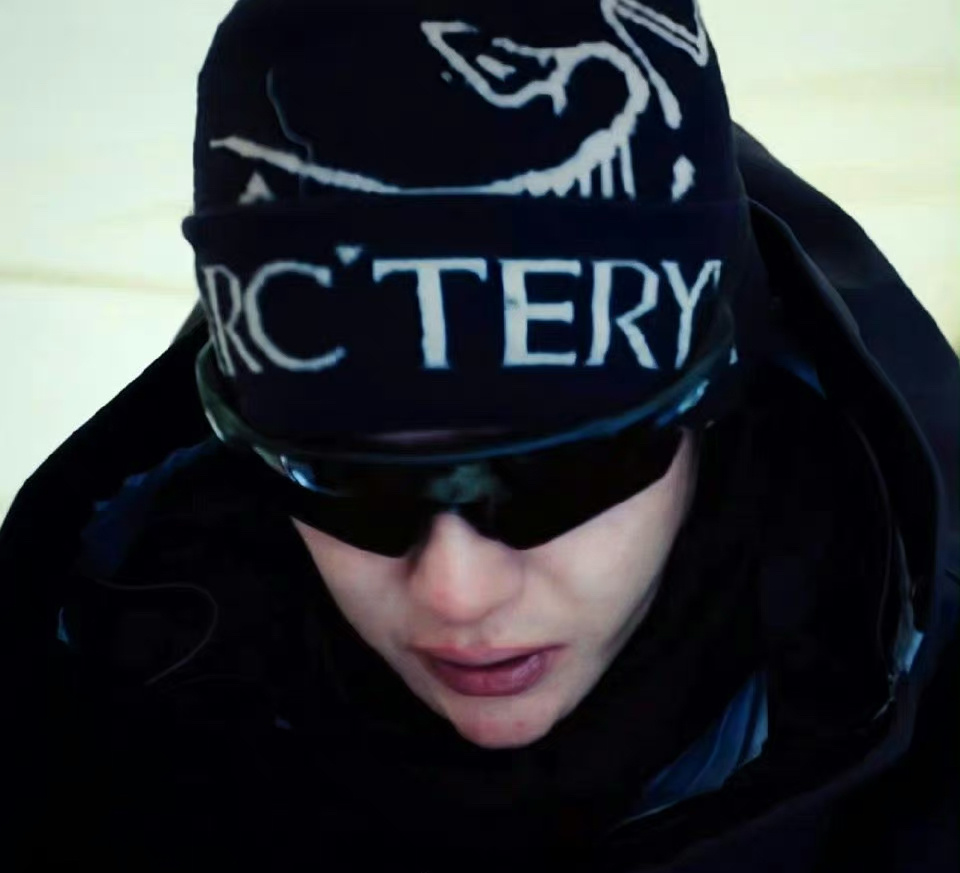 王一博在海拔4000多就产生高反了，这种冒险人社还是不要立了吧 ​​​