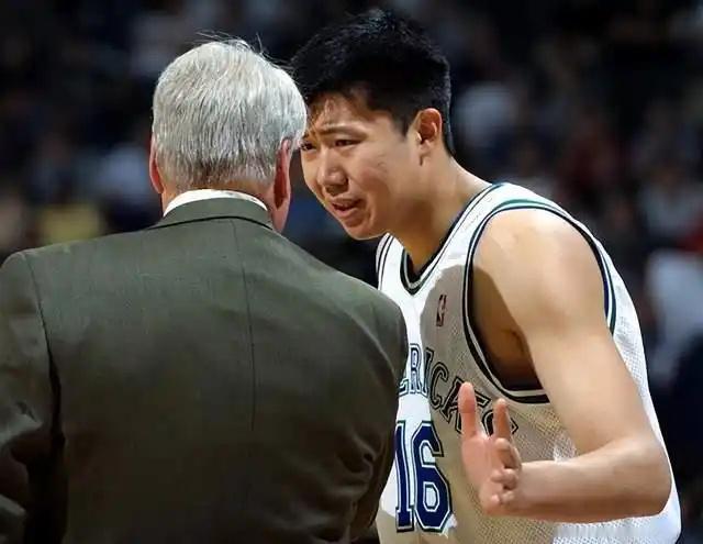 王治郅恩师老尼尔森去世，他写的悼念文字也是转给NBA官方发布，毕竟他至今没有任何