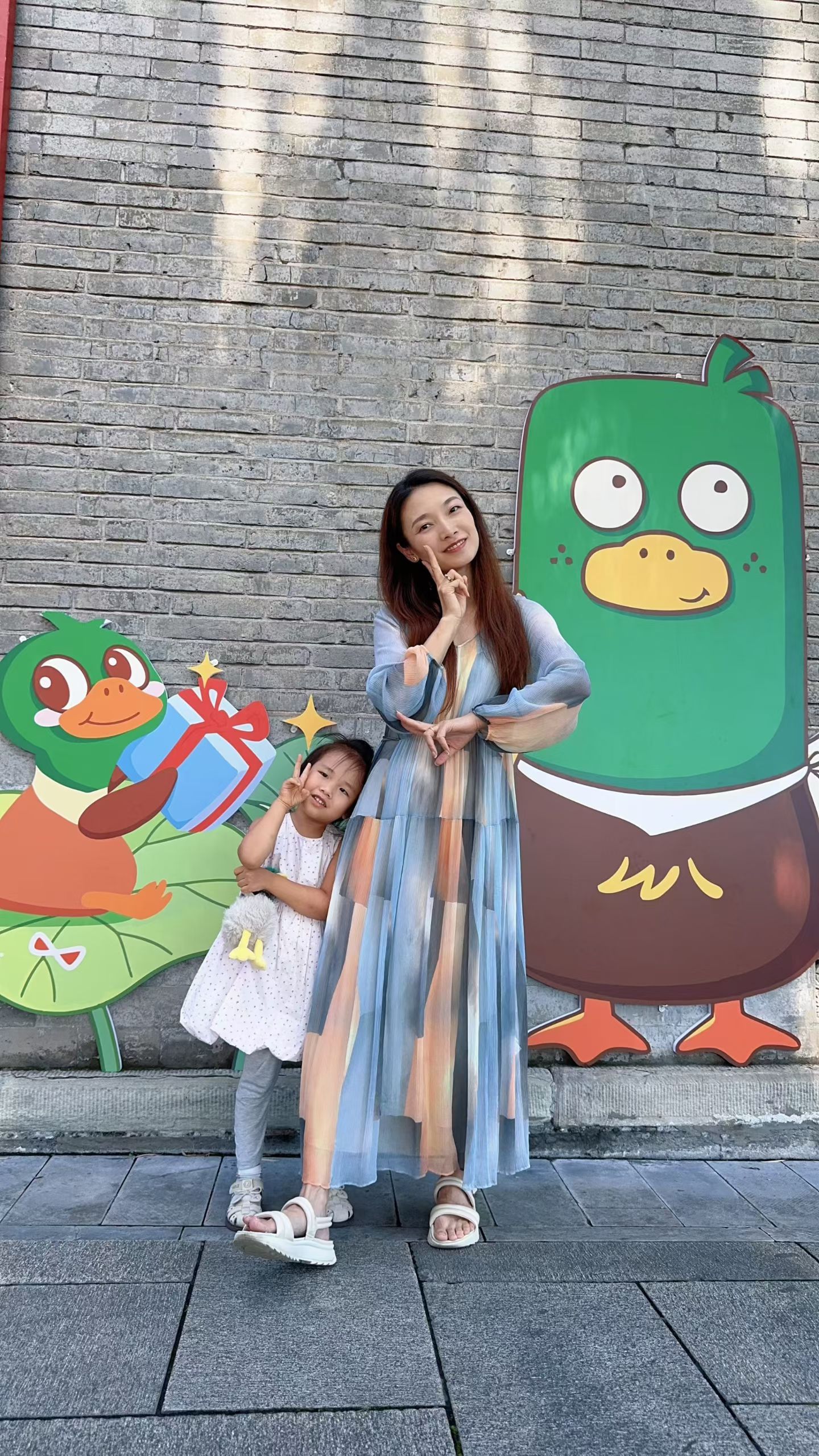 以前的我，大概不会为绿头鸭停下一秒。现在嘛，跟着小朋友混，重新感受一遍这个世界，