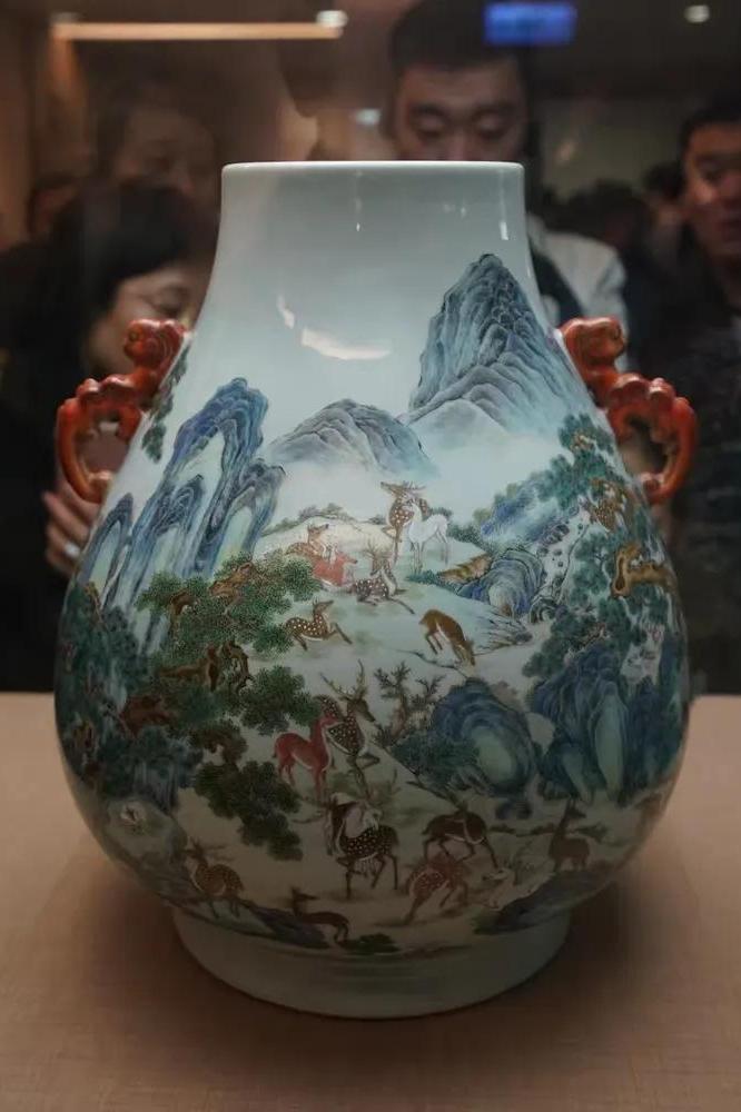 莫眼红古玩身价不菲，你没看见人家背后的牺牲与坚守！
 
各位茶客些，泡起盖碗茶，