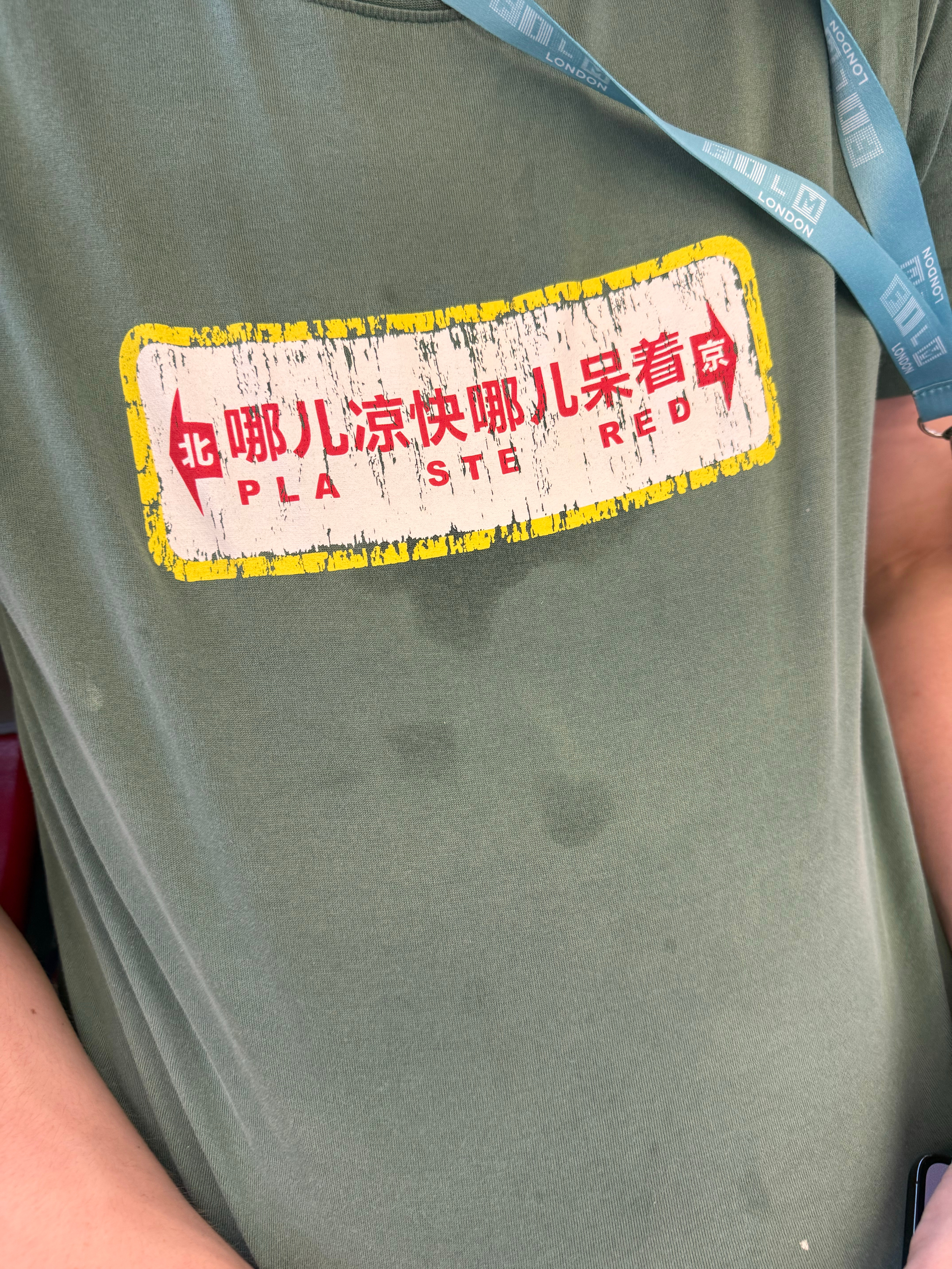 老外不懂中文系列👉“ tell sb F**k off ”这句话送给很多人都适