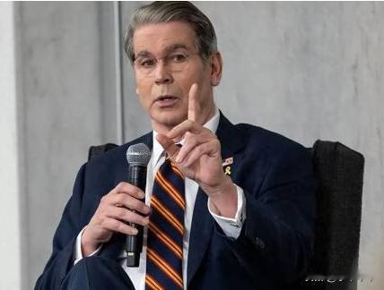 电车？就是燃煤车！
财政科长贝森特，美国的。14号仅表达了这样的观点。
他的理由