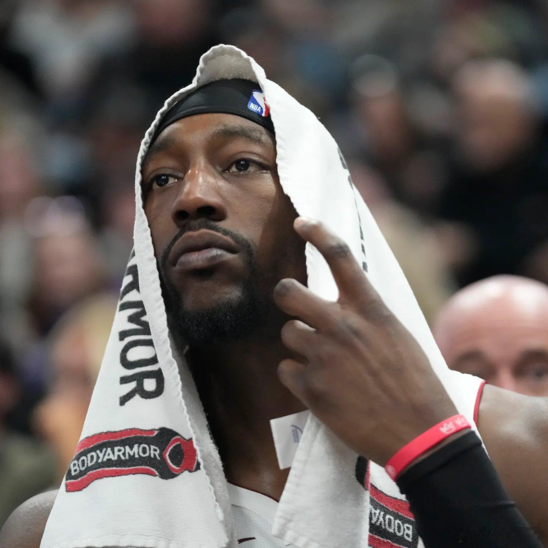 本赛季至今，热火被逆转的两位数领先：被凯尔特人逆转22分被凯尔特人逆转19分被魔