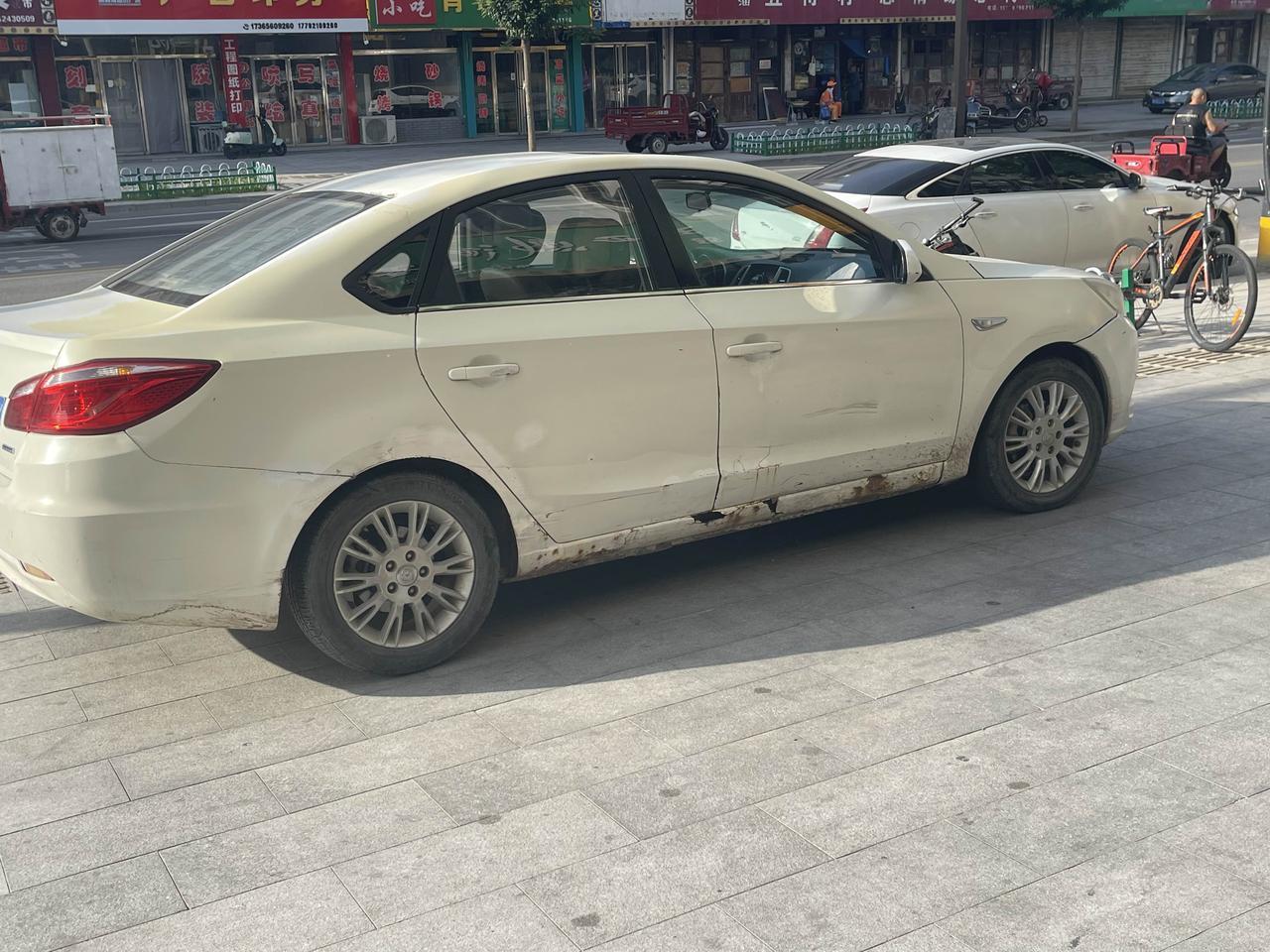 这车生锈很严重啊