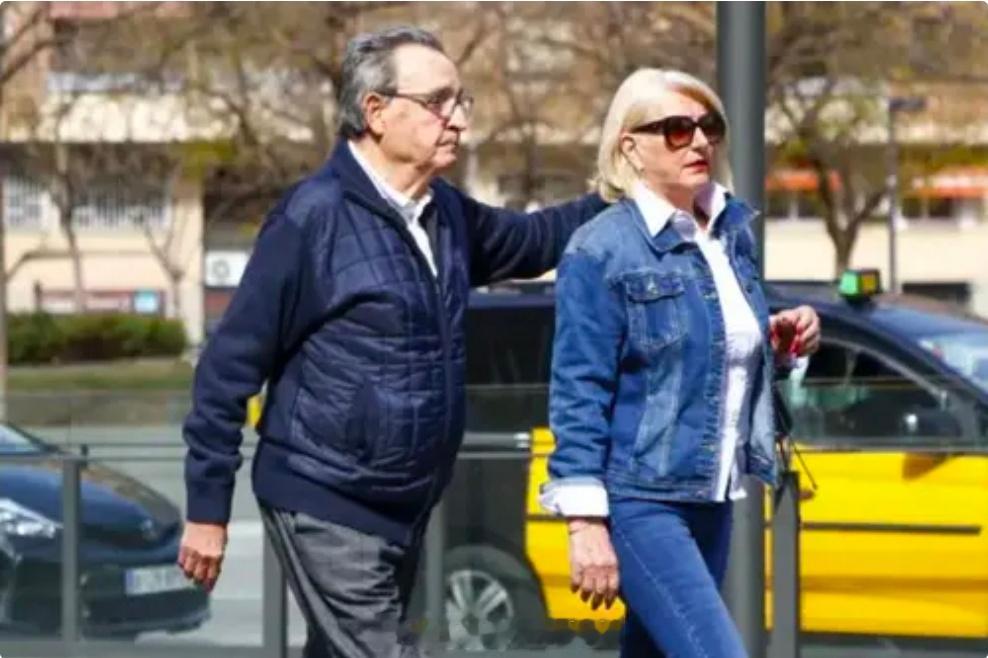 西媒：巴萨裁判门主角请求安排精神鉴定，称其认知能力恶化据西班牙埃菲社报道，巴萨“