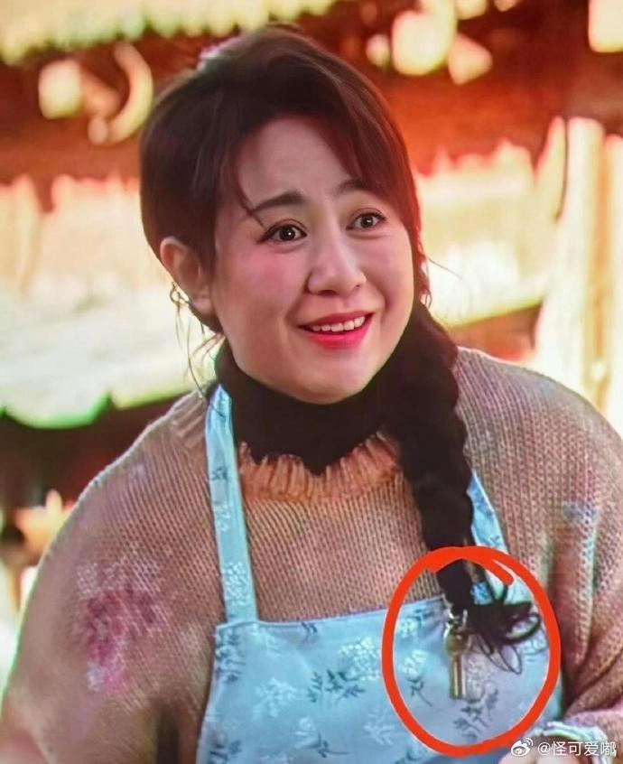 巴黎世家确实不坑穷人，永远不赚穷人的钱是他们公司的宗旨！ ​​​