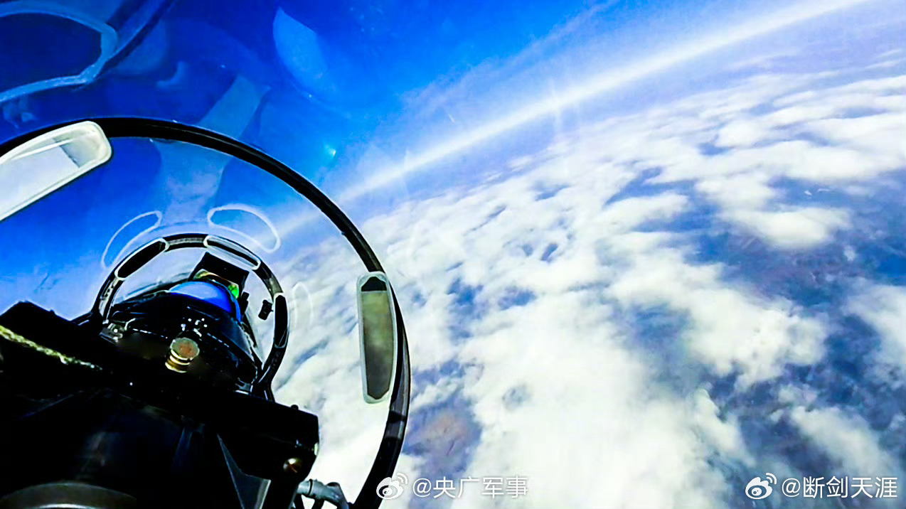 砺剑海天！海军战机飞行训练高清大图在实战化空战对抗中锤炼打赢本领（央广军事） 