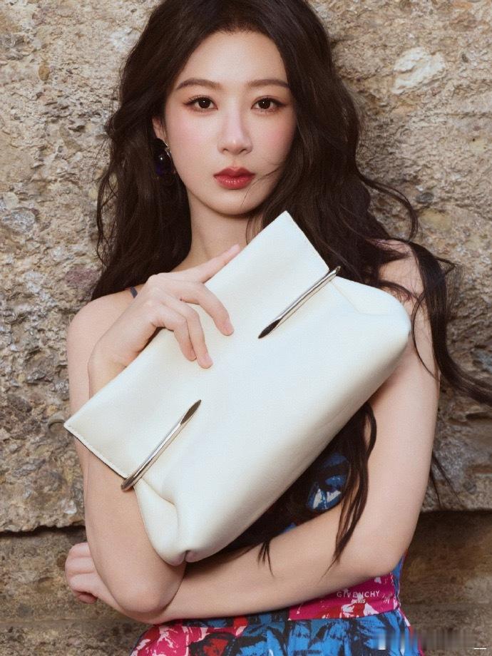 杨紫纪梵希GIVENCHY紀梵希推广大片，适配吗？ 